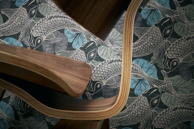 Tapeta ścienna w rybki koi, AS Metropolitan Stories 37859-4 czarno-koralowa