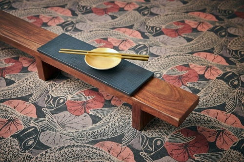 Tapeta ścienna w rybki koi, AS Metropolitan Stories 37859-5 czarno-koralowa, bordowa