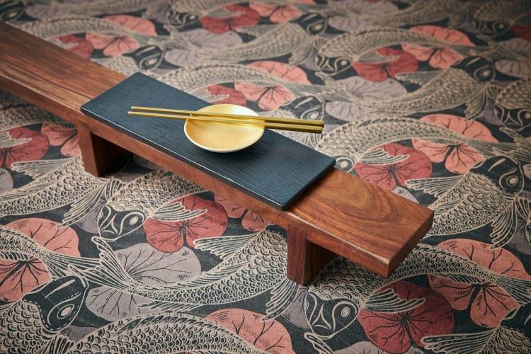 Tapeta ścienna w rybki koi, AS Metropolitan Stories 37859-5 czarno-koralowa, bordowa