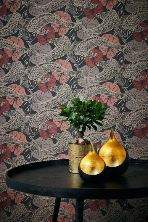 Tapeta ścienna w rybki koi, AS Metropolitan Stories 37859-5 czarno-koralowa, bordowa