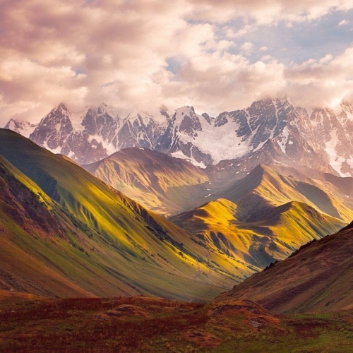 Metropolitan Stories The Wall 38257-1 Tapeta ścienna AS-MURAL, góry, pejzaż, natura