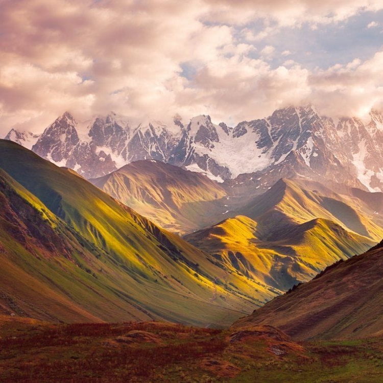 Metropolitan Stories The Wall 38257-1 Tapeta ścienna AS-MURAL, góry, pejzaż, natura