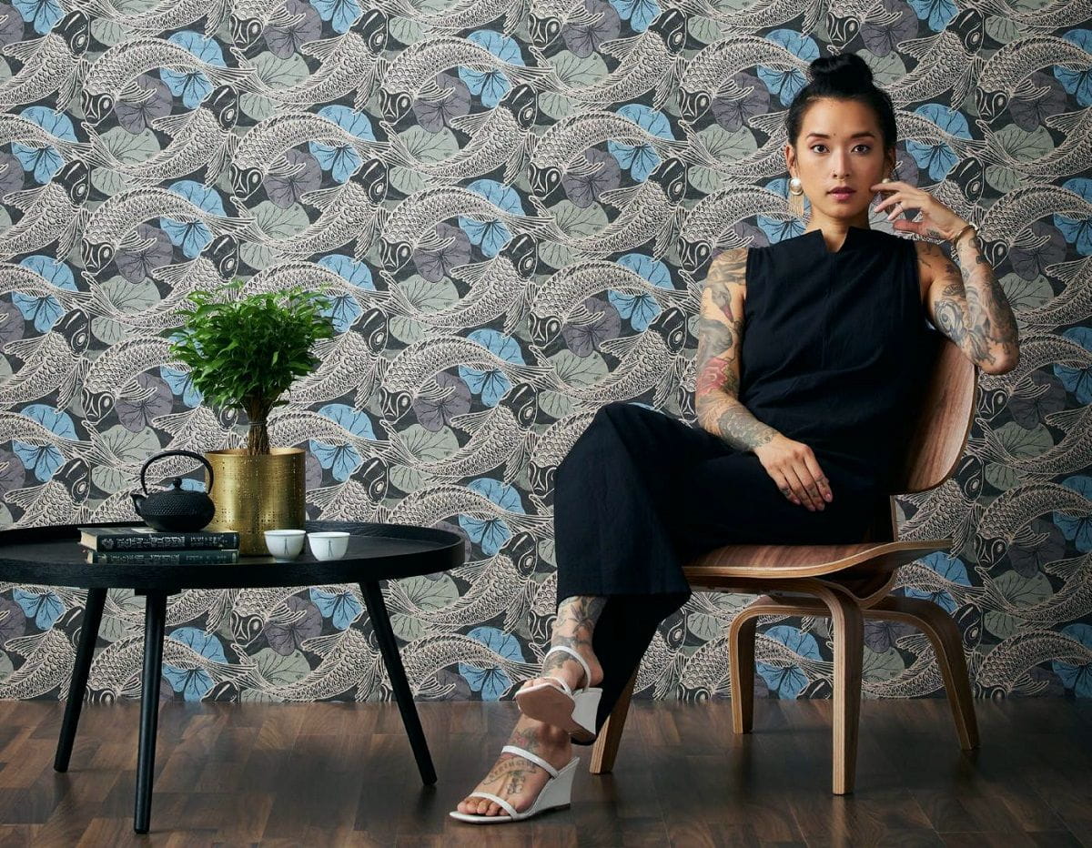 Tapeta ścienna w rybki koi, AS Metropolitan Stories 37859-4 czarno-koralowa